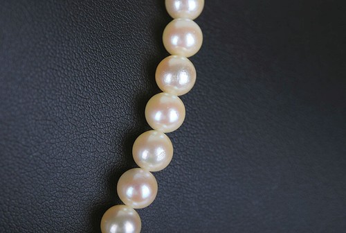 Collar de perlas cultivadas Akoya japonés IRIS-SPIRA 66 perlas 6-6,5 mm 43 cm - Imagen 11 de 17