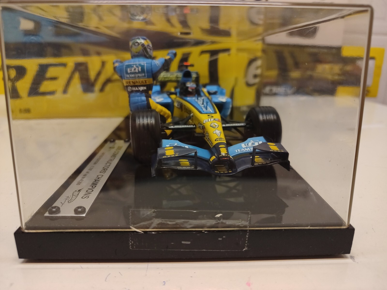 Foto 11 di 24