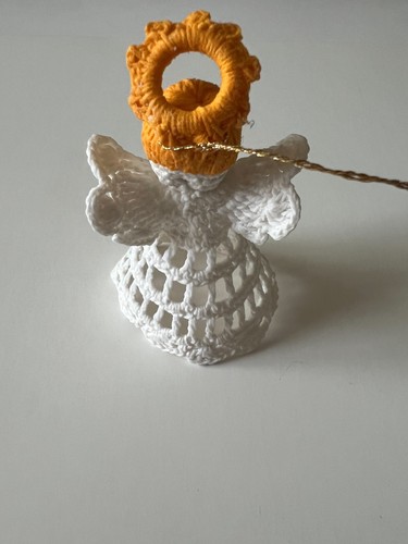 Pequeño ángel de Navidad de ganchillo hecho a mano de 3" con adorno facial * blanco mini almidonado - Imagen 2 de 5