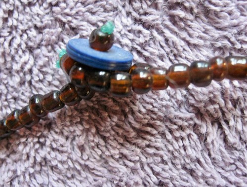 Collana di perle avvolte in tessuto; dischi; piccole perle rotonde; blu; goccia 8" - Foto 9 di 11