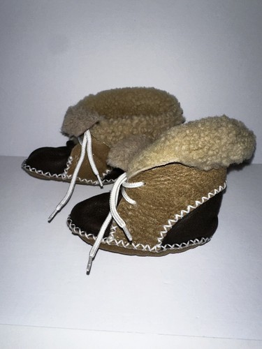 Baby sherpa lined soft sole bootie READ - Picture 3 of 6