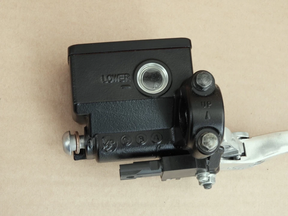 2018 BMW C650GT C 650 GT – Front Brake Master Cylinder & Lever - 5,000 Miles - Image 4 of 4