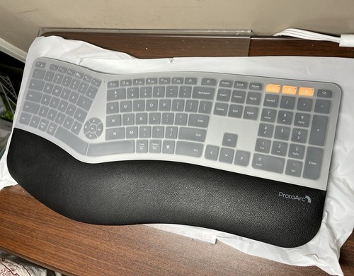 ProtoArc EK01 Plus Backlit Dual Mode Ergonomic Workspace Keyboard Black - Picture 13 of 16