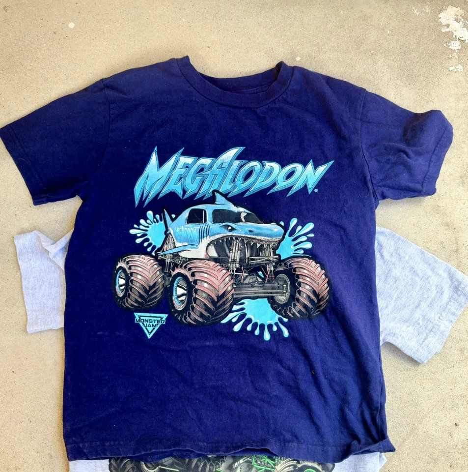 Lote de 2 camisetas Monster Jam Youth 10-12 Grave Digger Megalodon para niños Foto 2 de 4