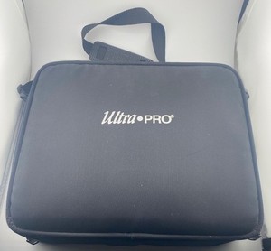 Ultra Pro Deluxe Gaming case with insert