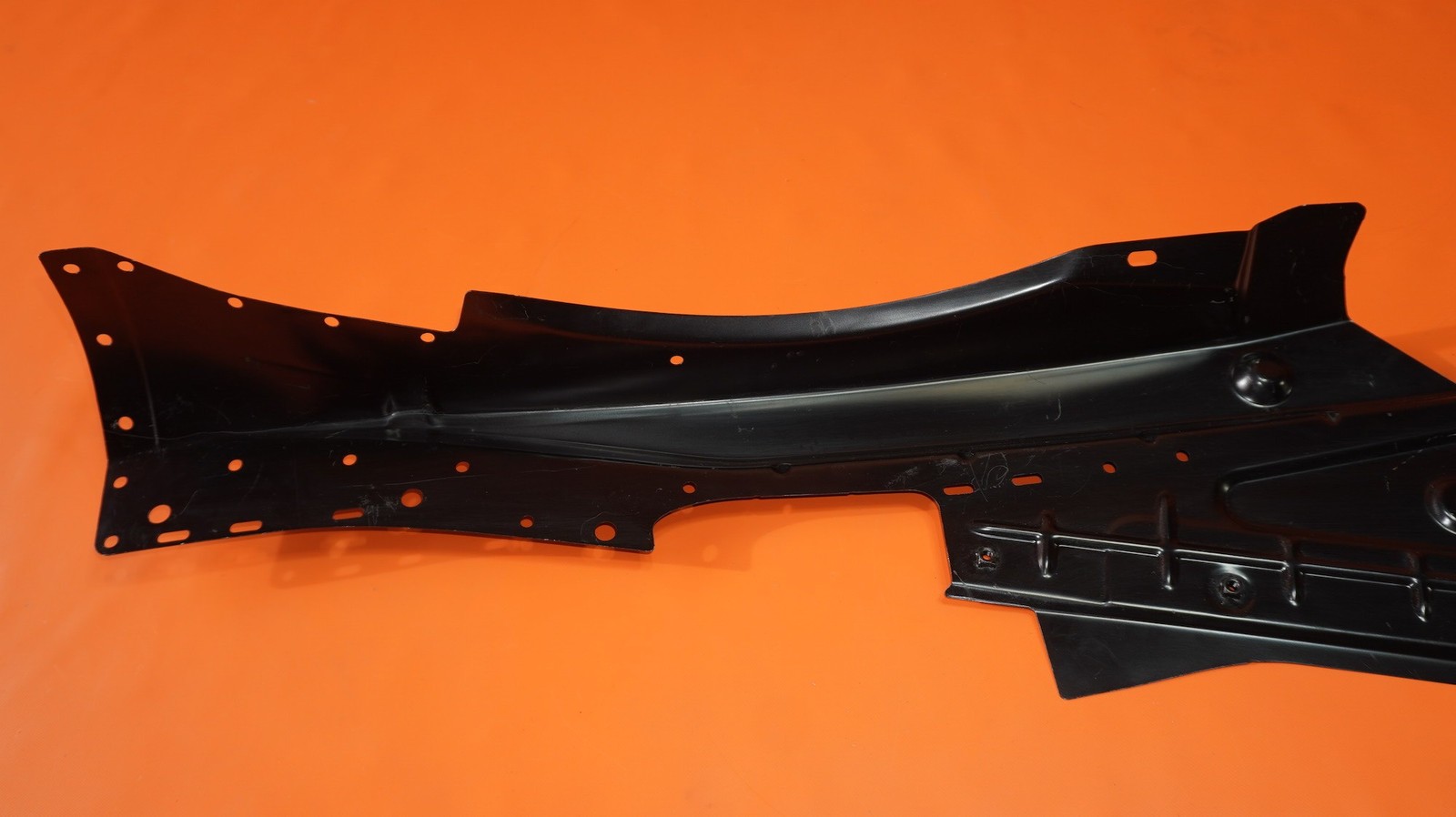 BENTLEY FLYING SPUR GT GTC SIDE MEMBER RIGHT PASSENGER 2006-2012 3W8 809 582 B