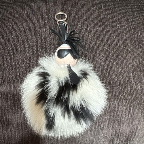 FENDI Karl Lagerfeld Monster Charm Fell Leder Puppe mit Tasche weiß schwarz limitiert - Bild 7 von 12