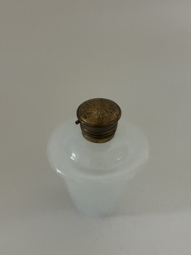 "Antiguo ataúd de huevo de perfume opalino francés, bronce Ormolu, botella de perfume 6,75""" - Imagen 11 de 15