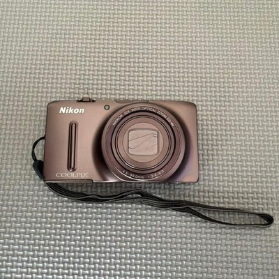 Nikon COOLPIX Compact Digital Camera Brown Portable Model Excellent Condition