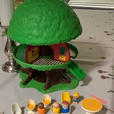 Kenner Tree Tots Tree House Playset with Figures  Furniture