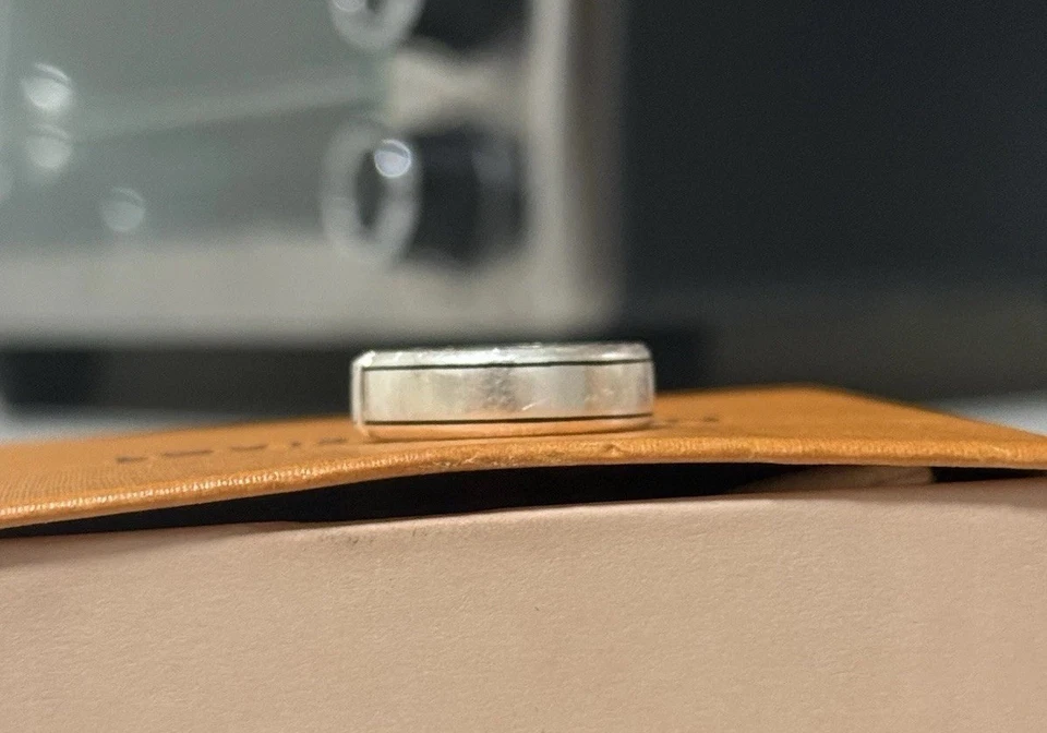 Anillo Louis Vuitton LV Spike Band Plata de Ley SV925 Talla M EE. UU. 8 S00 Foto 4 de 4