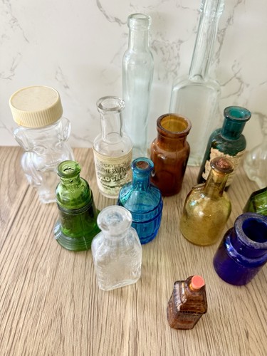 Lot Of Vintage Multicolored Mini Bottles - Picture 3 of 6