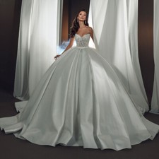 Elegant Ball Gown Satin Wedding Dresses Appliques Beaded Strapless Bridal Gowns