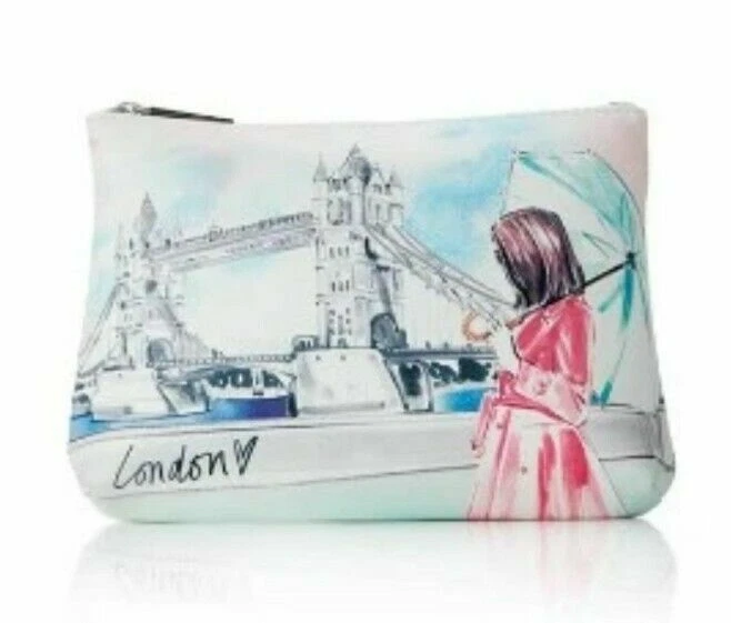 Elemis Megan Morrison ""Reise schreiben Zeichnung"" gefütterte Schminktasche mit London-Muster