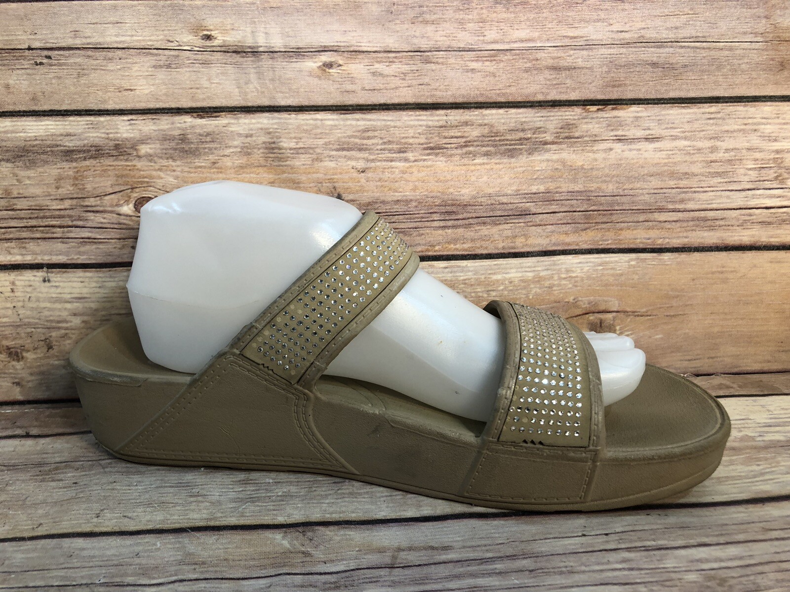 Sandali FILA SPORT Wmn taglia 10 beige strass punta aperta zeppa diapositive