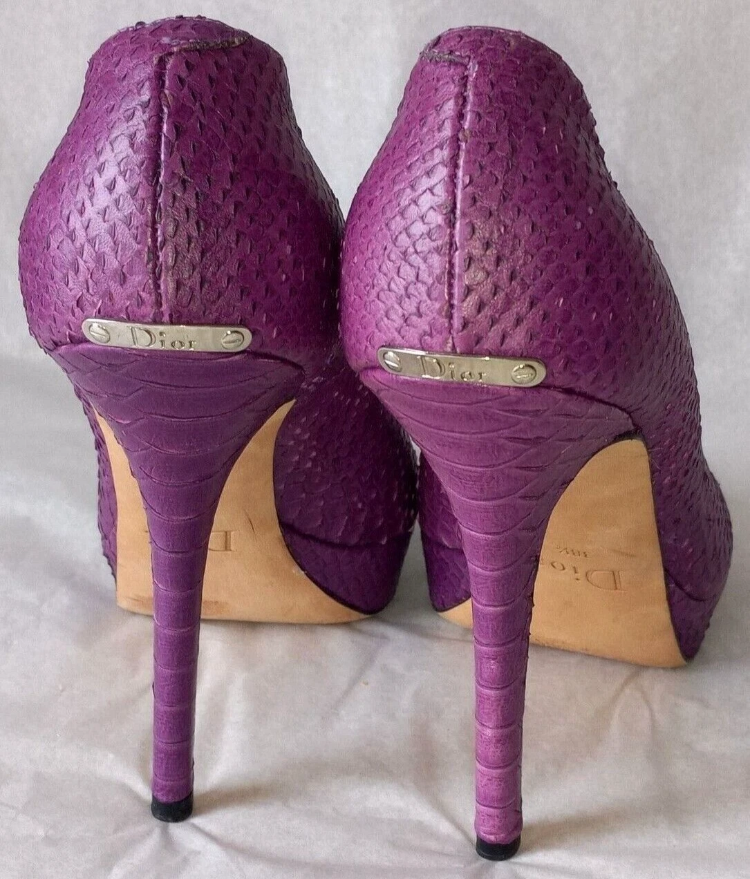 Escarpin à talons cuir peau de serpent violet CHRISTIAN DIOR ITALIE TAILLE 38,5