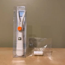 BETWEETH Dental Floss Holder / Flosser Reusable Handle Plus An Extra Floss Spool