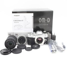 Olympus OM-D E-M10 Mark IV EZ Double Zoom Kit 5,995 Shots   Excellent Condition