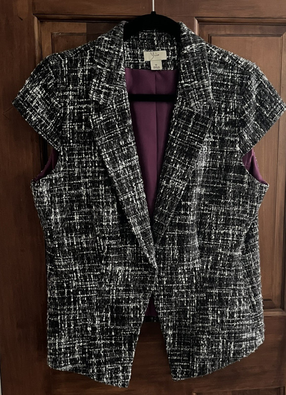 Yves Vest Size 10 Lined Gray/Lavendar/White Pre owned Excellent Condition