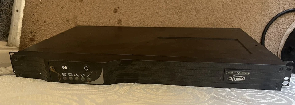 Tripp Lite SmartPro Interactive Sine Wave UPS Rack-Mountable 1U SMART750RM1U - Image 2 of 4