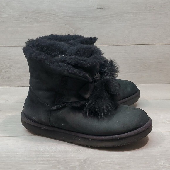 Ugg Australia Women Ankle Pom Pom Leather Boots shoes sz 8