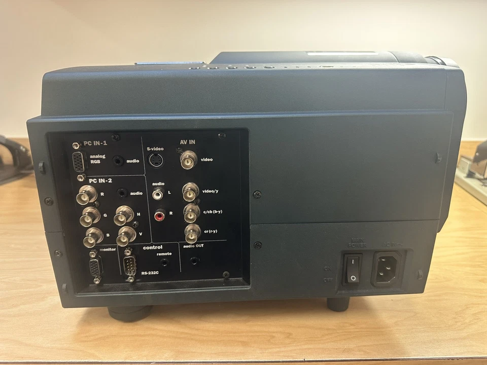 Proxima Pro-AV SX1 D-ILA Projector With Carrying Case - Image 3 of 4