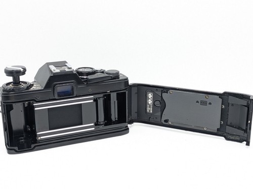 Olympus OM-10 kit fotocamera pellicola 35mm corpo nero con obiettivo perfettamente funzionante ottimo co - Foto 7 di 10