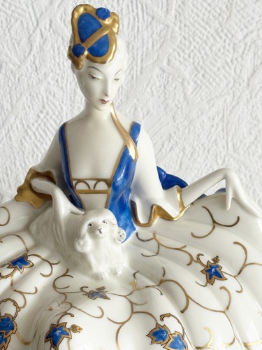 Schaubach Kunst Fraureuth Porzellan Figur sitzende Dame mit Hund Jugendstil - Bild 2 von 18