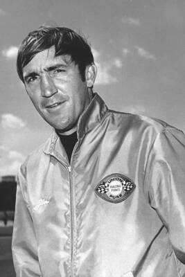 Jim Hunter started racing writer editor such newspapers Columbia R- Old Photo