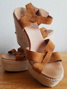 tan suede sandals uk
