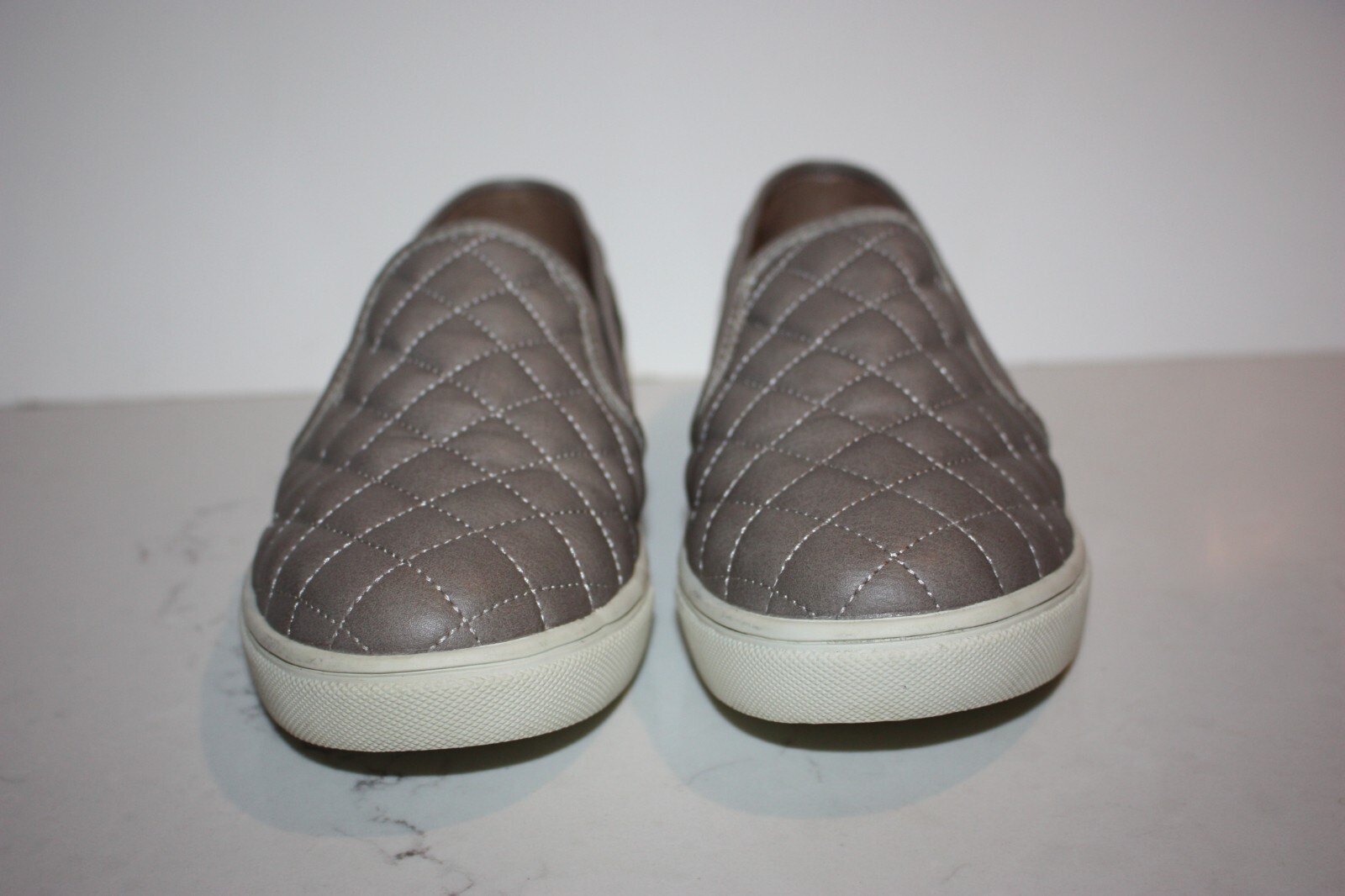 SAOLA Scarpe donna Steve Madden Ecentrcq taglia 7 5 TAUPE trapuntate slip on comode suola thk