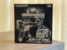 TakaraTomy Transformers United Exclusive Artfire with Target Power Master