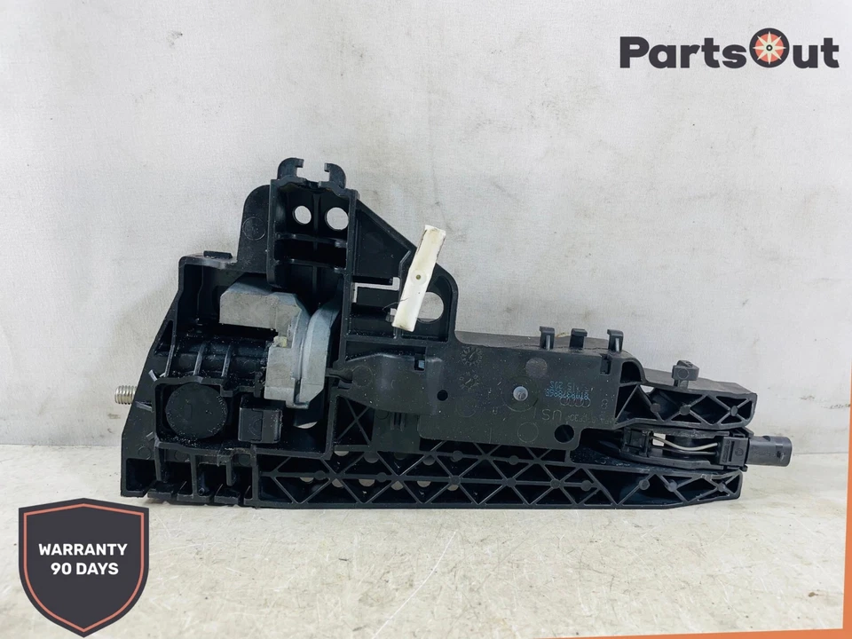 2008 - 2017 AUDI A4 A5 S5 QUATTRO FRONT RIGHT EXTERIOR DOOR HANLE W/ BRACKET OEM - Image 4 of 4