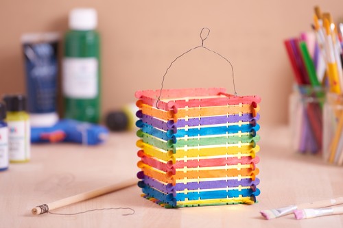 Espátula de madera VBS con muescas 50 piezas 11,5x0,9cm en 6 colores marco casa - Imagen 4 de 7