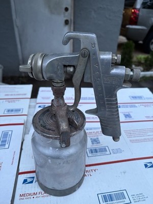 Devilbiss Type MGB 501 Spray Gun Air Powered Untested Needs Cleaning Heavy Duty