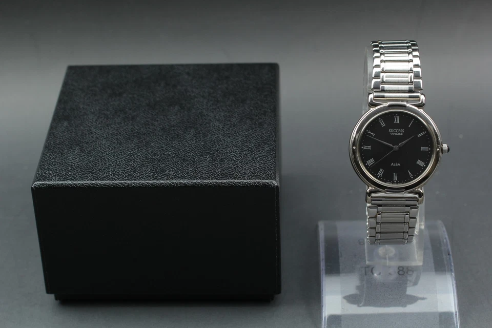 Vintage 1983 N MINT Seiko Alba Success V701-1V60 Roman Quartz Mens Watch JAPAN - Image 2 of 4