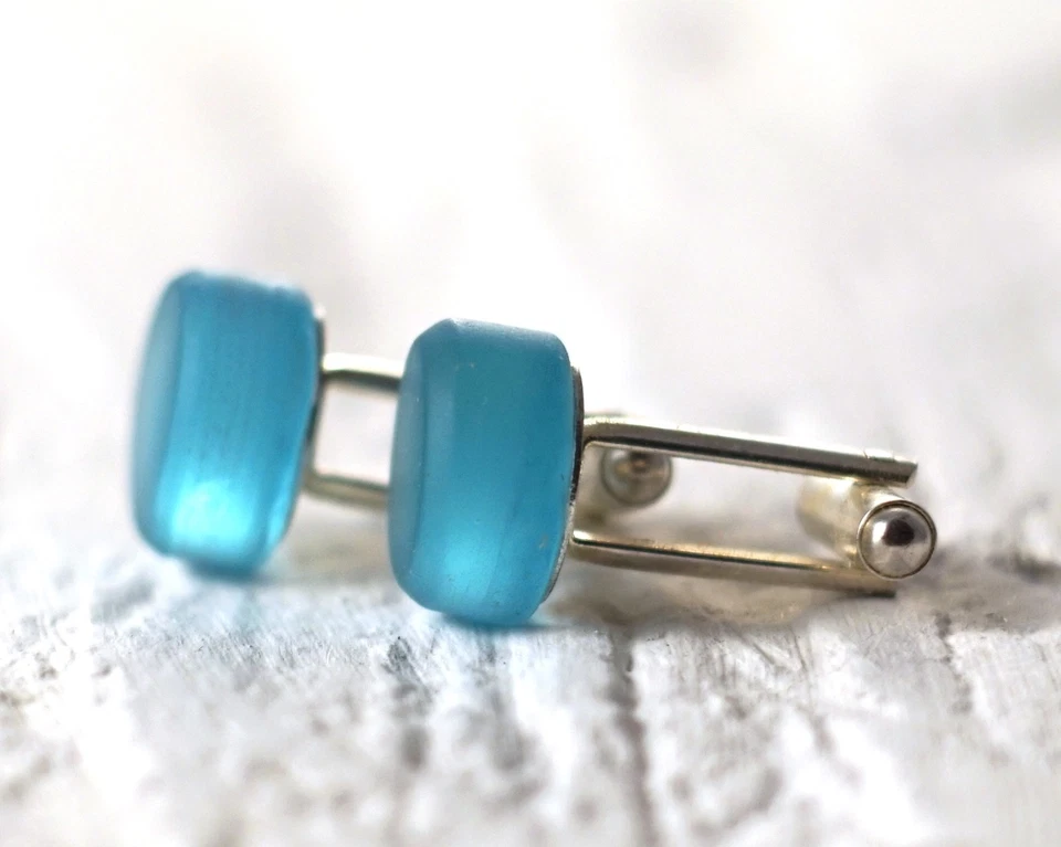 Gemelos de ginebra de botella de zafiro Bombay reciclado - vidrio azul reciclado Foto 2 de 4