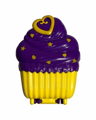 Polly Pocket Sweet Treat Cupcake Cafe Compact with Figures