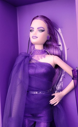 BARBIE " CHROMATIC COUTURE " , VERSION VIOLETTE, CONVENTION PARIS de 2023. - Imagen 5 de 6