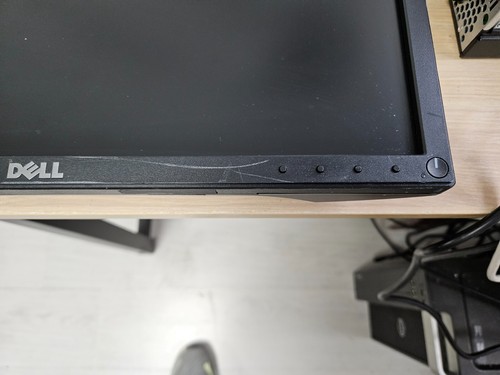 Dell P1917S 19" IPS LED Monitor - HDMI - Display Port - VGA - USB Hub - No Stand - Afbeelding 5 van 9
