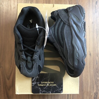 Adidas Kanye West Yeezy Boost 700 v2 Vanta Kids UK size New