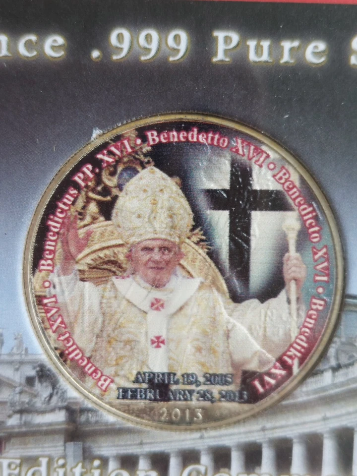 2013 Pope Benedict XVI Limited Edition Commemorative American Silver Eagle 1 oz - Image 4 of 4