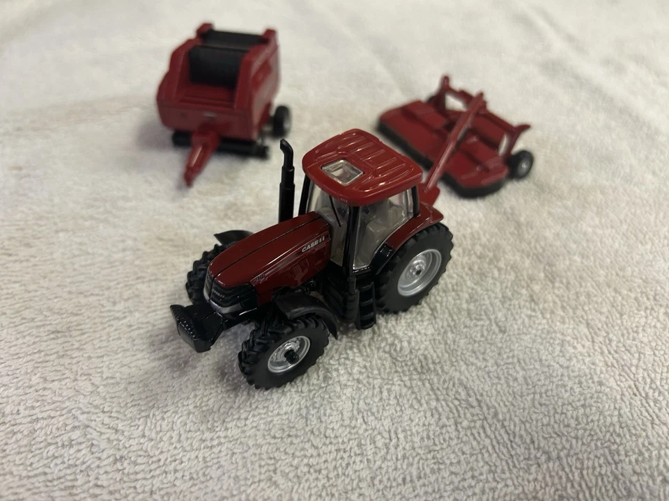 1/64 Ertl  Case IH/tractor, Mower And Baler - Image 2 of 4