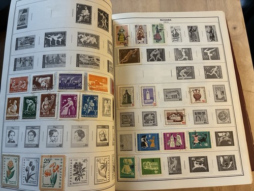 Senior Statesman Stamp Album by H. E. Harris, World, Stamps 1870's-1960s - Picture 16 of 24
