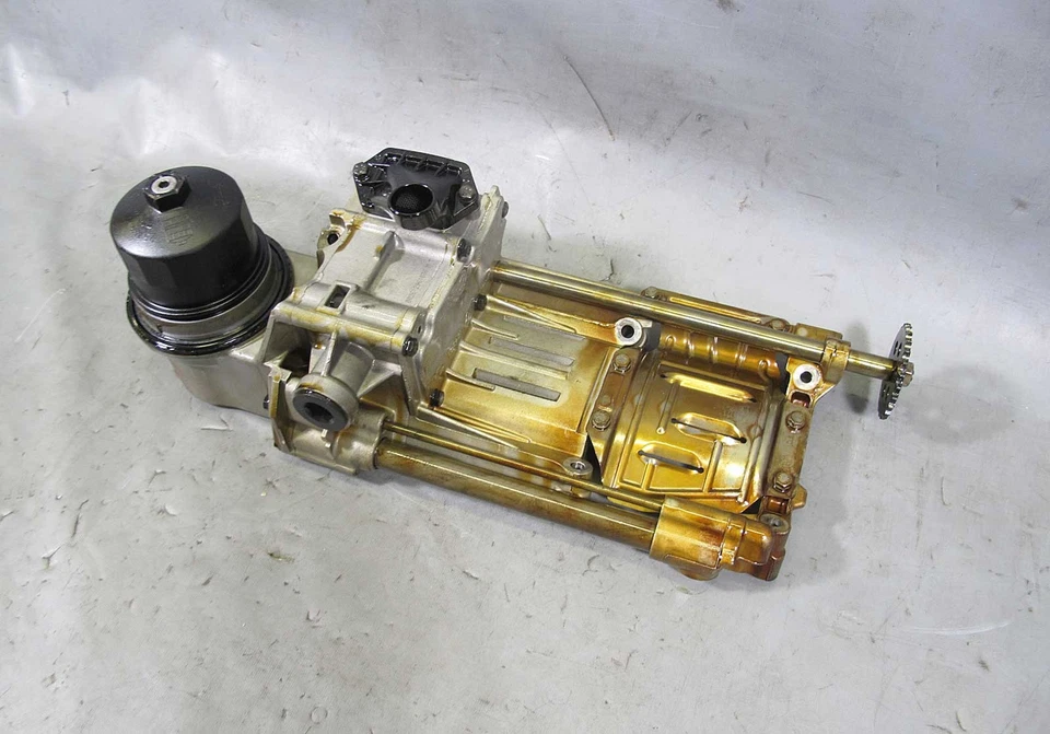 Bomba de aceite de fábrica BMW N62N N62TU 4,8 L V8 accionamiento con carcasa de filtro 2006-2010 usado OE Foto 2 de 4