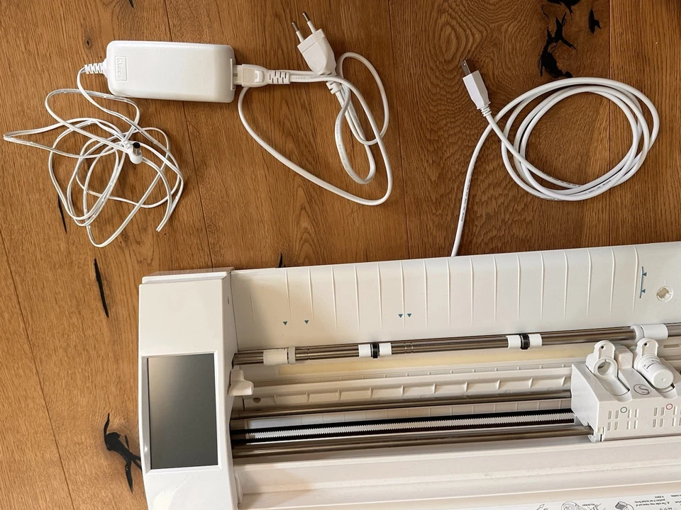 Silhouette Cameo Schneideplotter mit viel Zubehör – Bastelset komplett - Bild 3 von 4