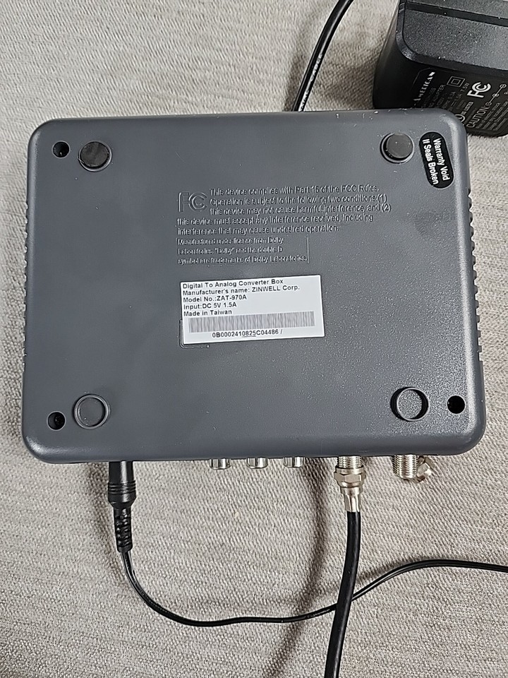 Zinwell Digital to Analog TV Converter Box ZAT970A w/ Coax Cable