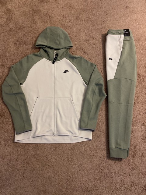 nike tech fleece outfits