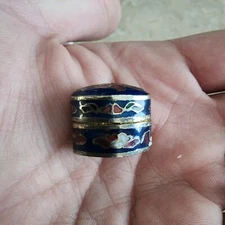 Miniature Enamel Cloisonne Style Box Flower Leaves .75"L x .75"H