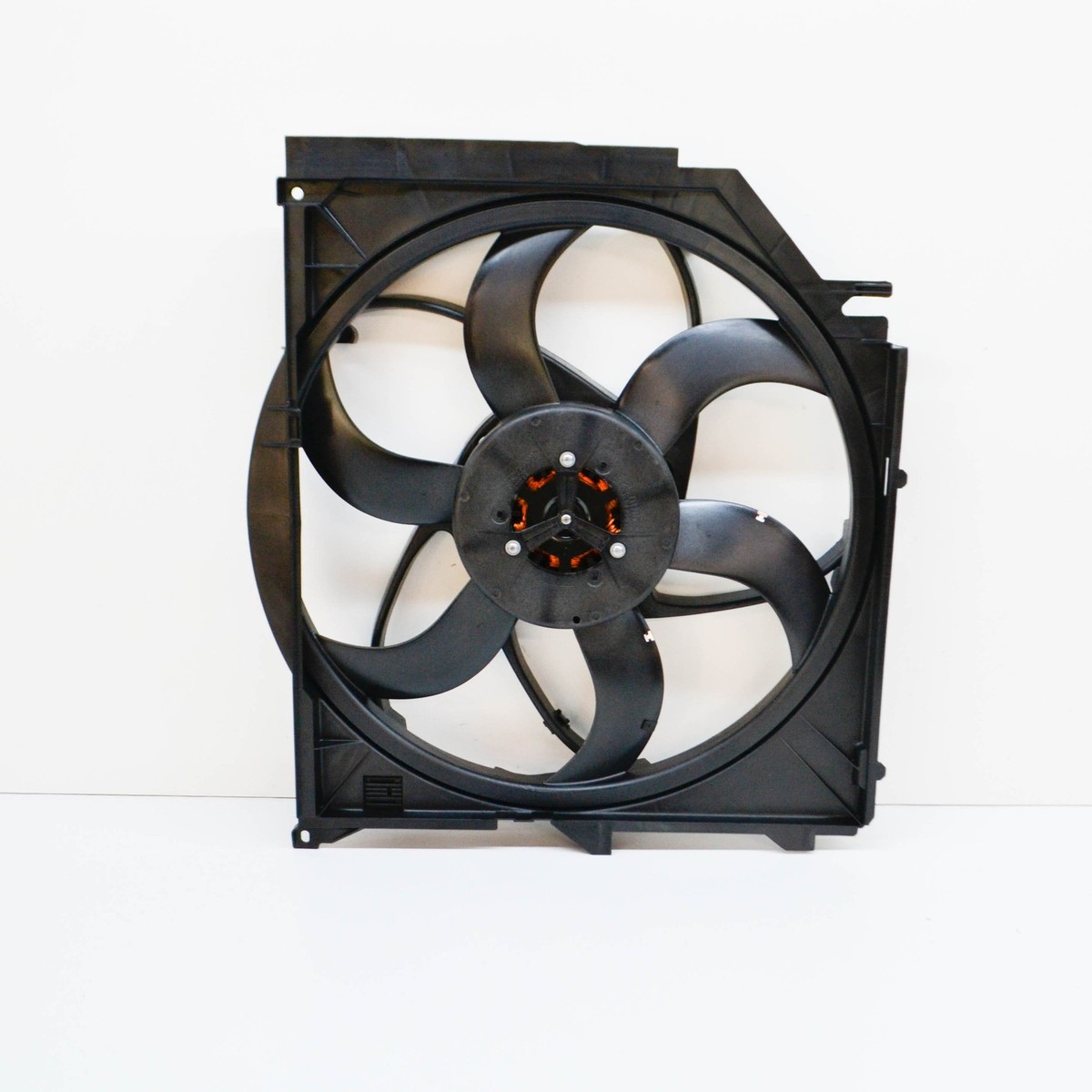 BMW Z4 E85 Radiator Cooling Fan Assembly 17427519704 7519704 NEW
